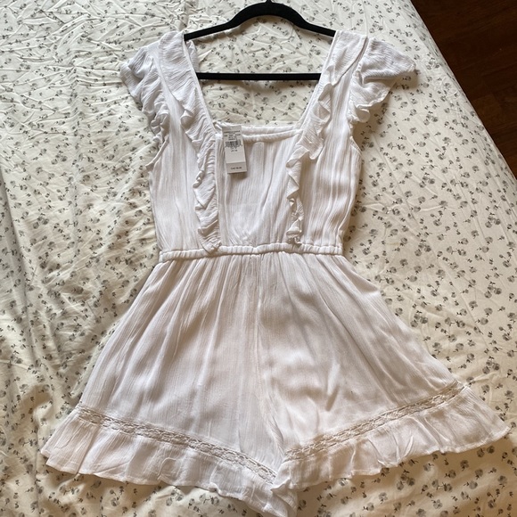 White Romper -American Eagle - Picture 2 of 2